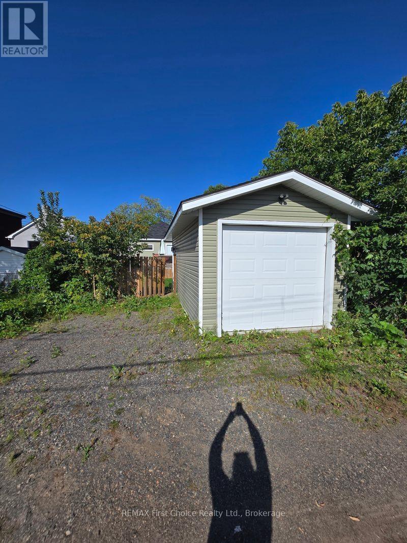 734 Franklin Street S Property Photo 12