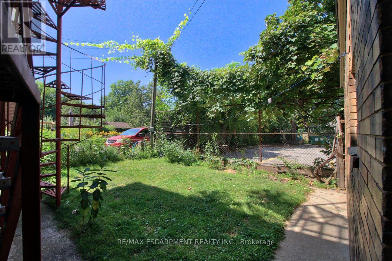 22 Blake Street Property Photo 45