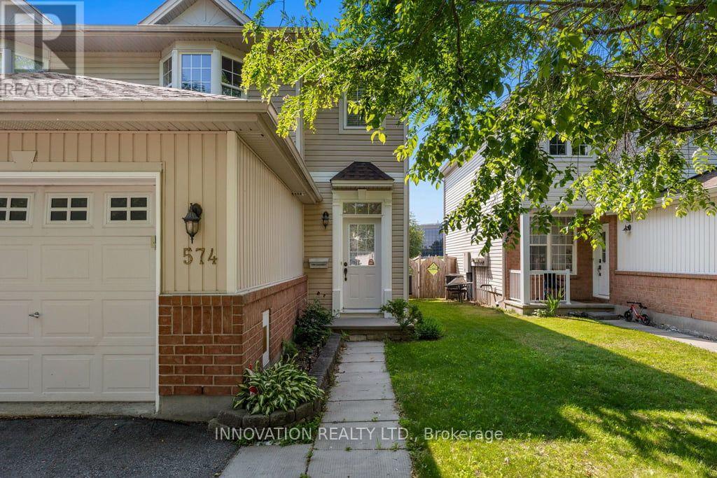 574 Aberfoyle Circle Property Photo 2