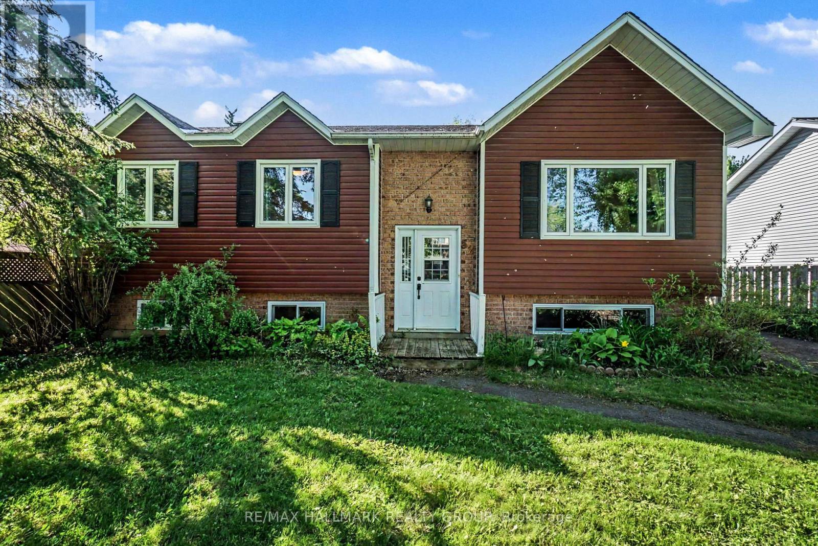 52 CASTLEBEAU STREET Property Photo 1