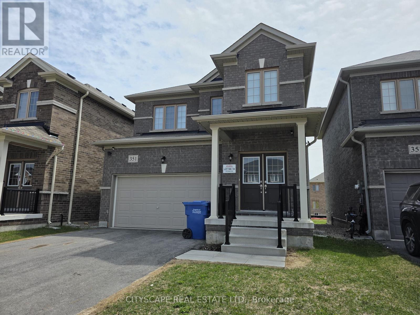 351 Ridley Crescent Property Photo 2