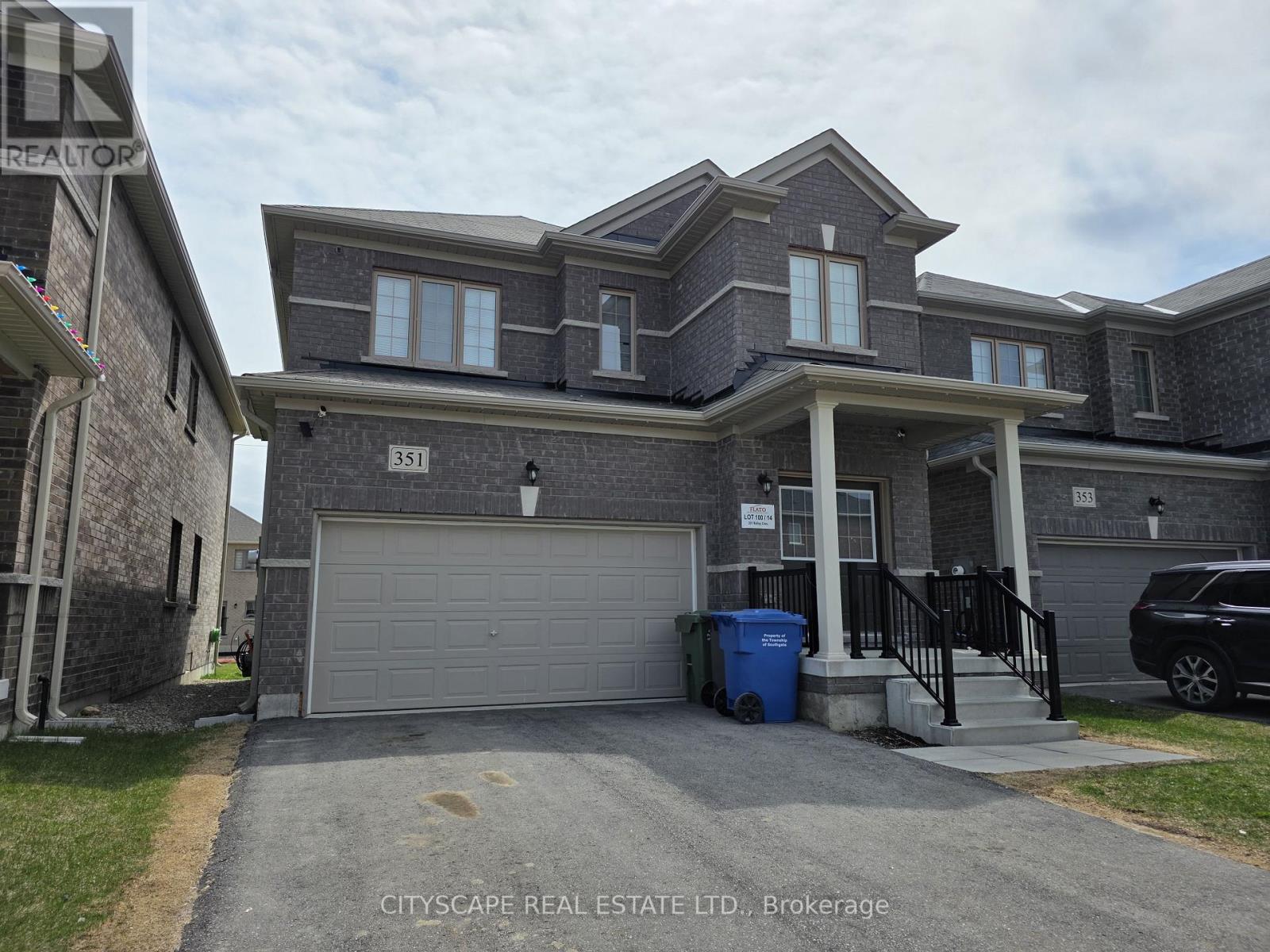 351 Ridley Crescent Property Photo 3
