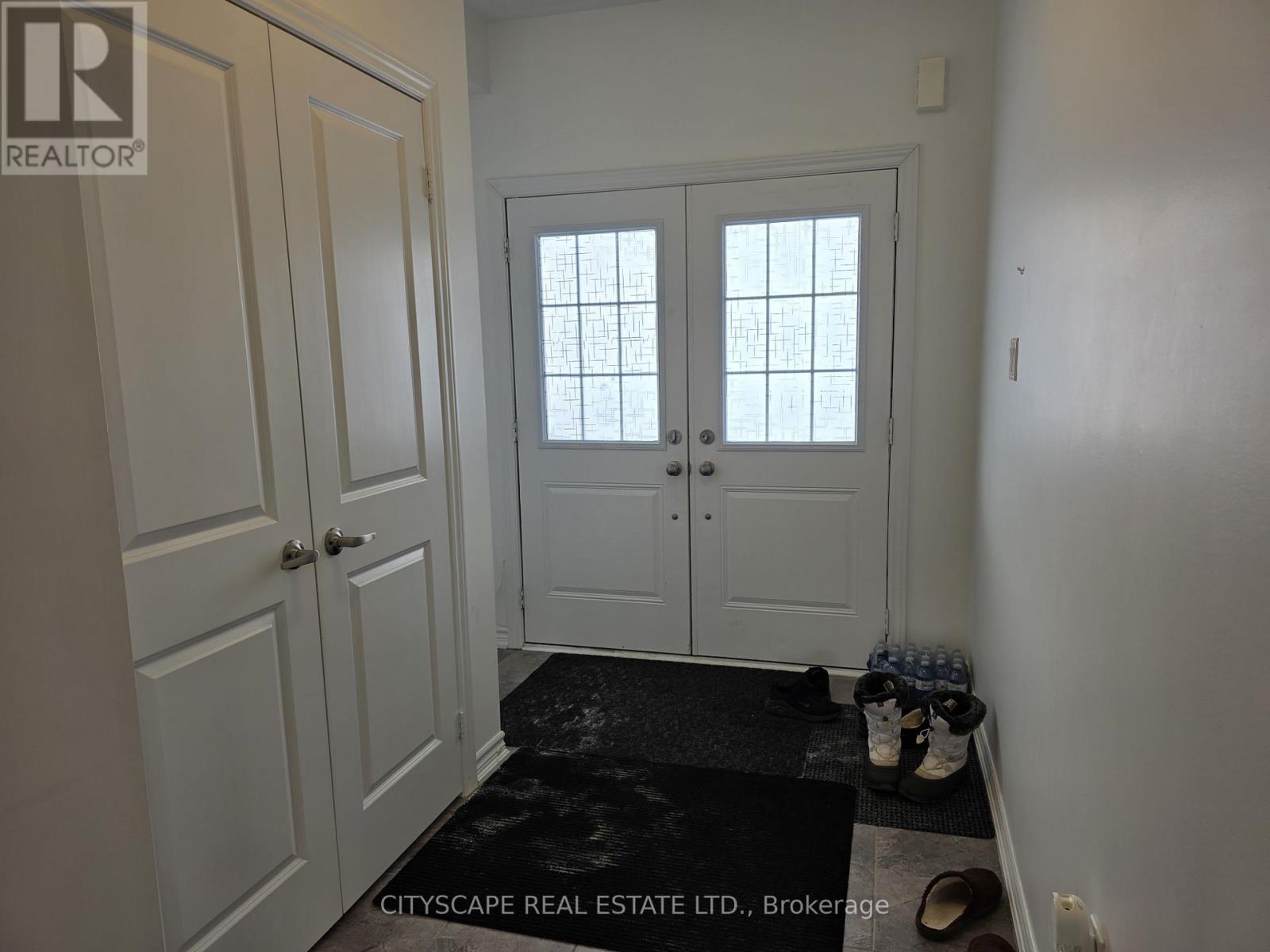 351 Ridley Crescent Property Photo 5