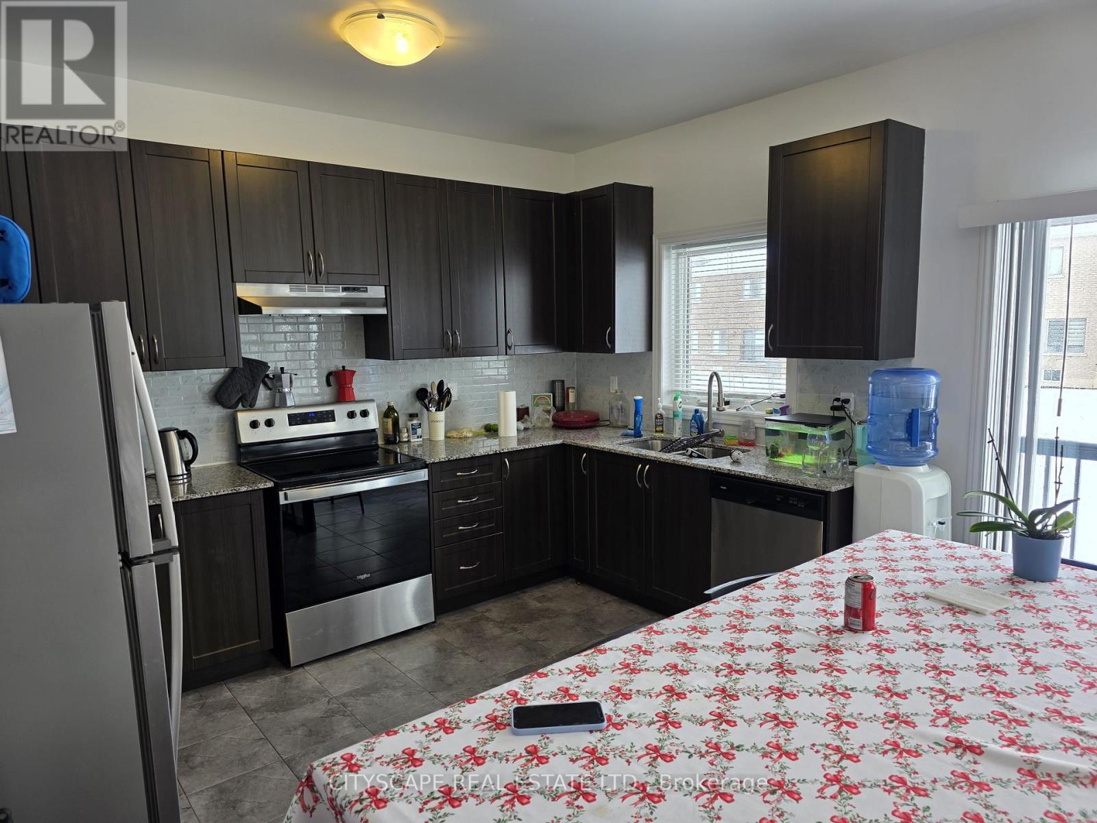 351 Ridley Crescent Property Photo 10