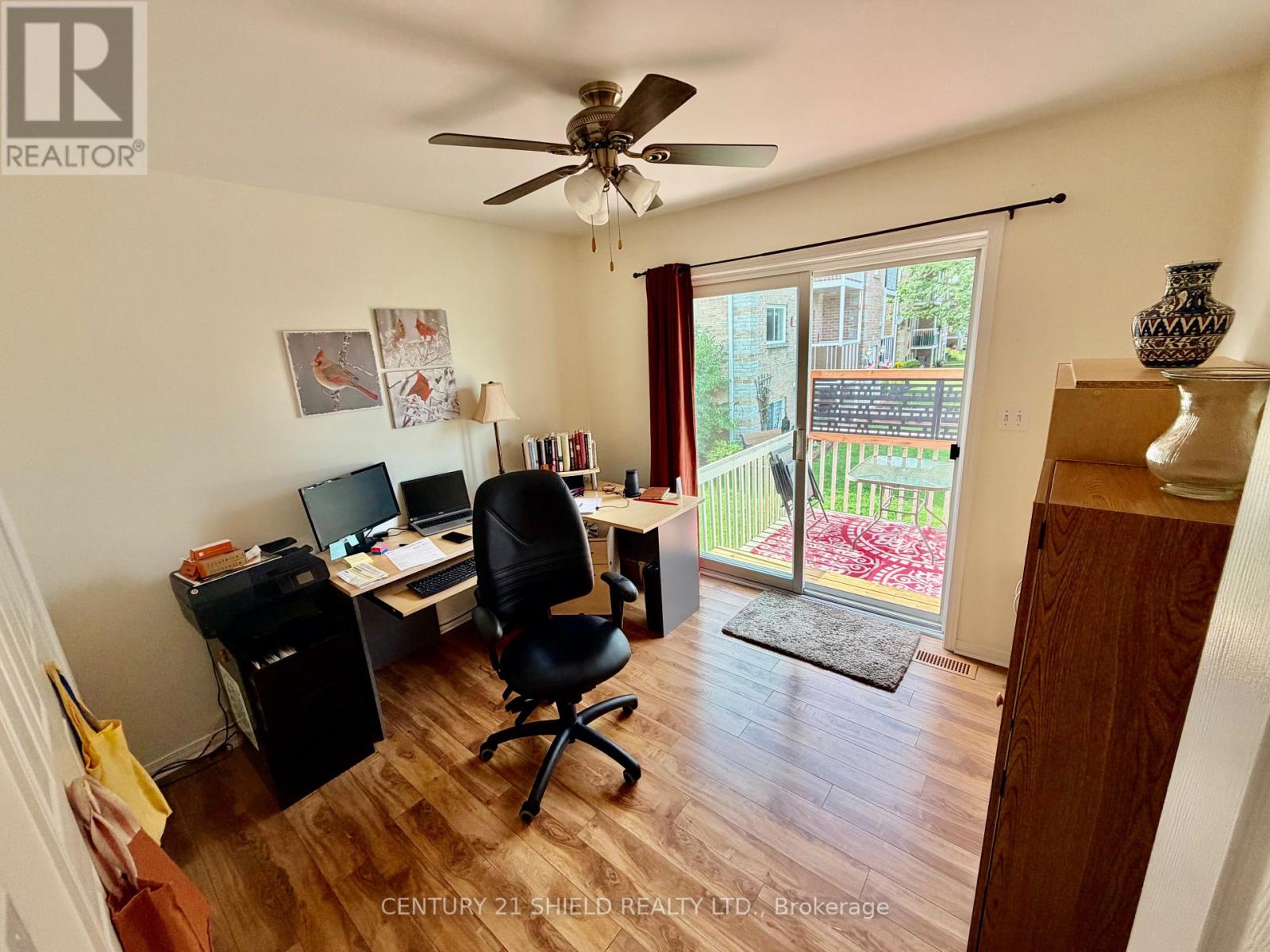 19 Simcoe Street Property Photo 10