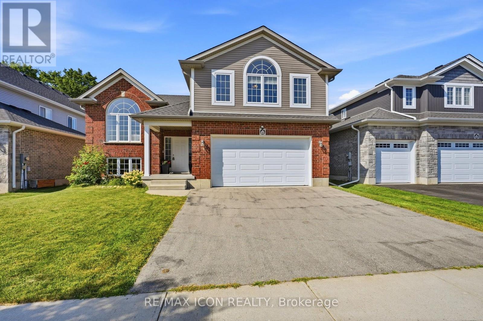 146 Jacob Street W Property Photo 1