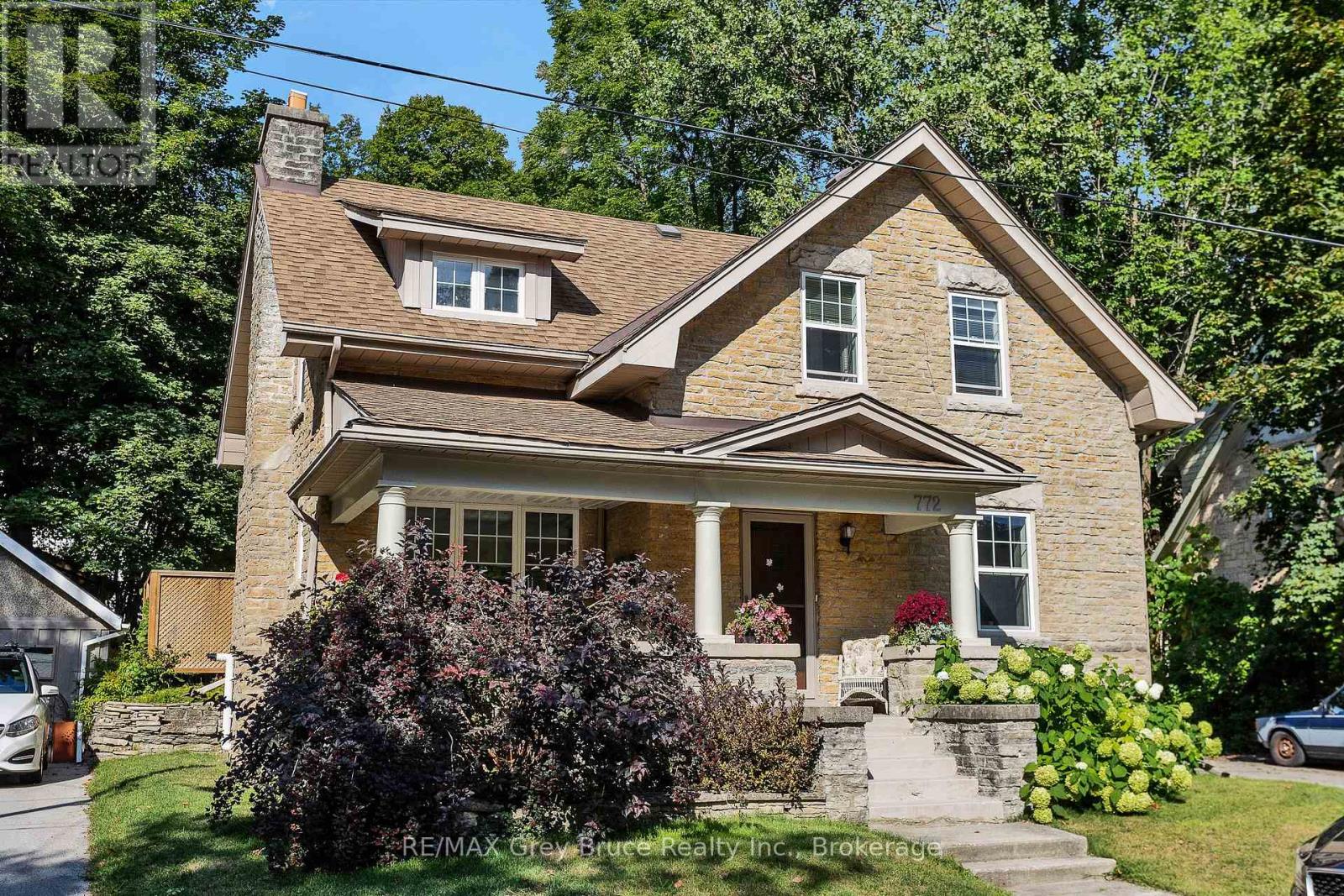 772 3RD AVENUE W Property Photo 1