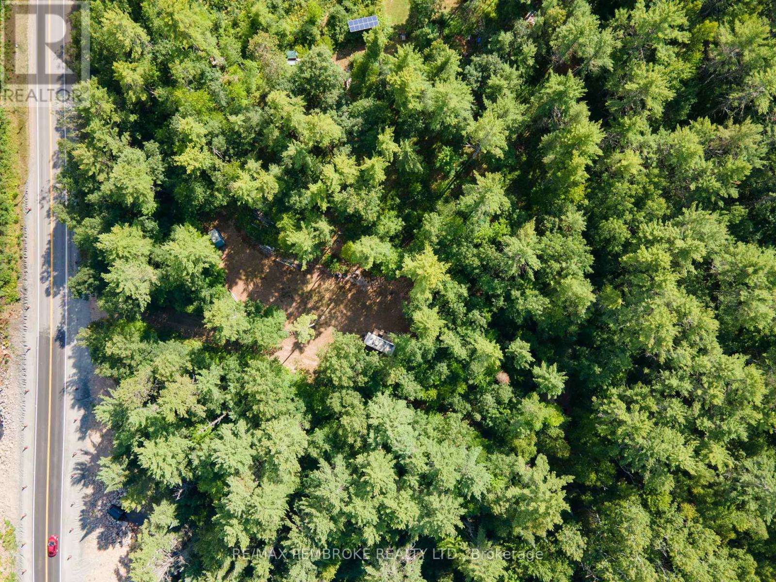 5032 Round Lake Road Property Photo 2