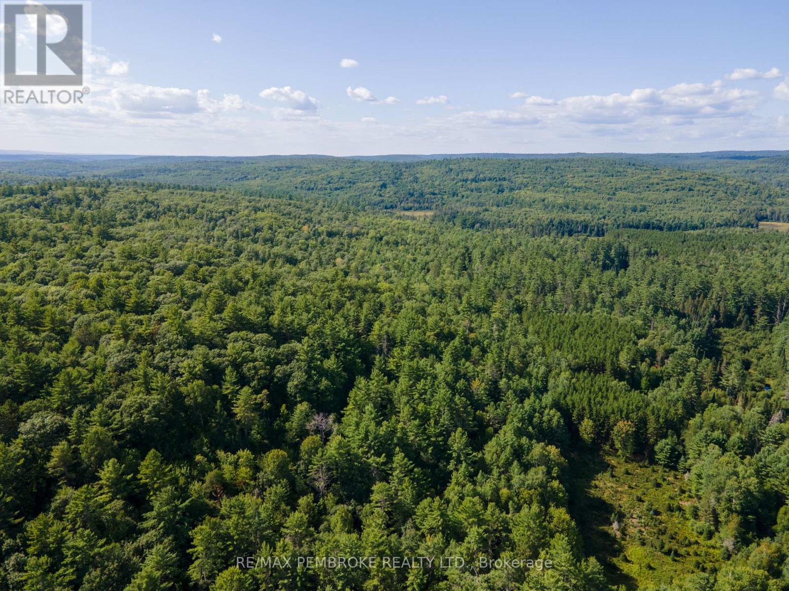 5032 Round Lake Road Property Photo 5