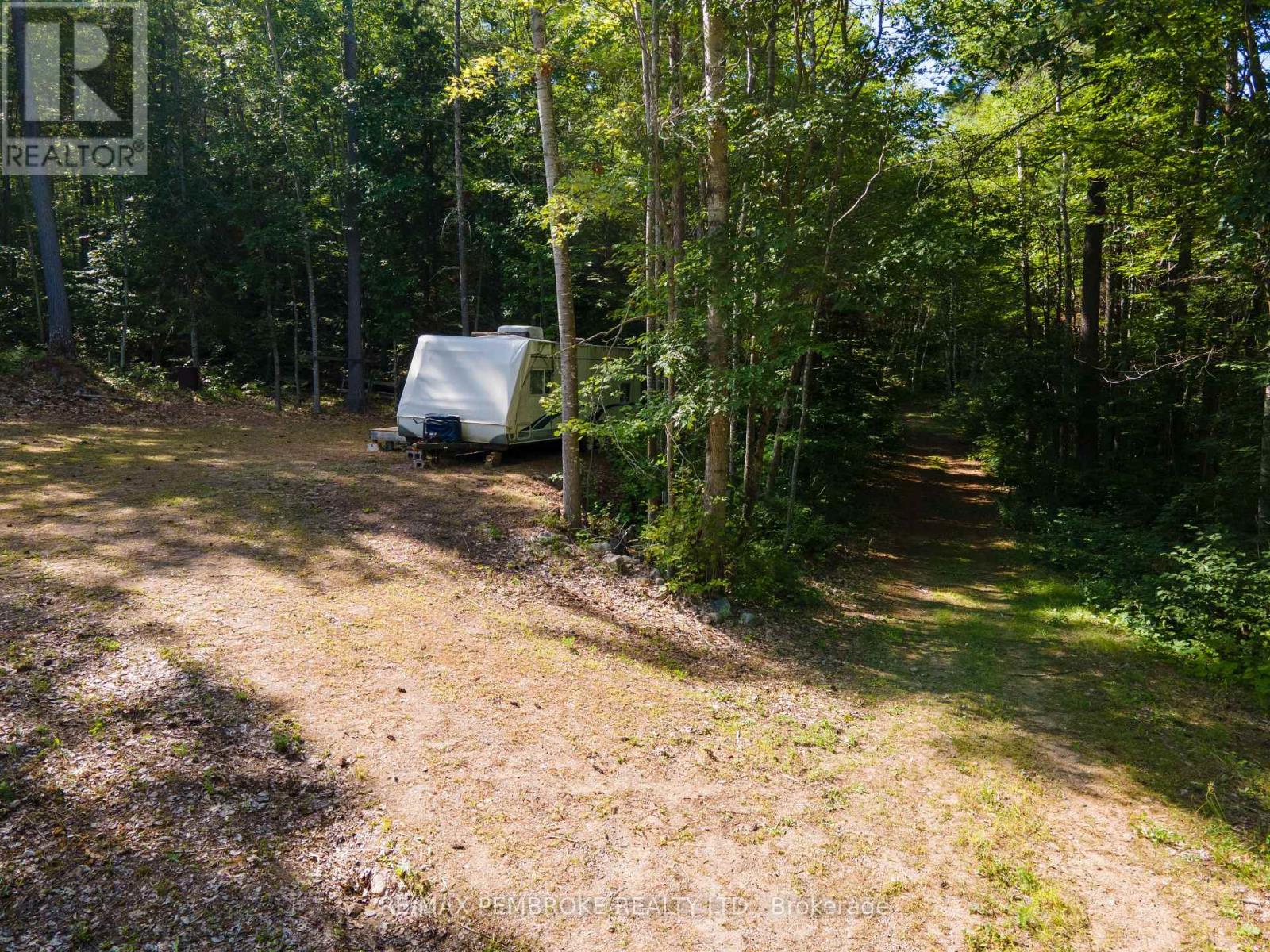 5032 Round Lake Road Property Photo 13