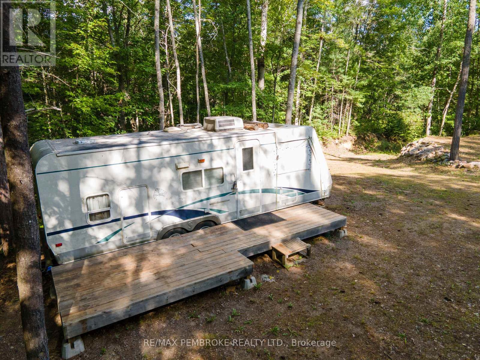 5032 Round Lake Road Property Photo 20