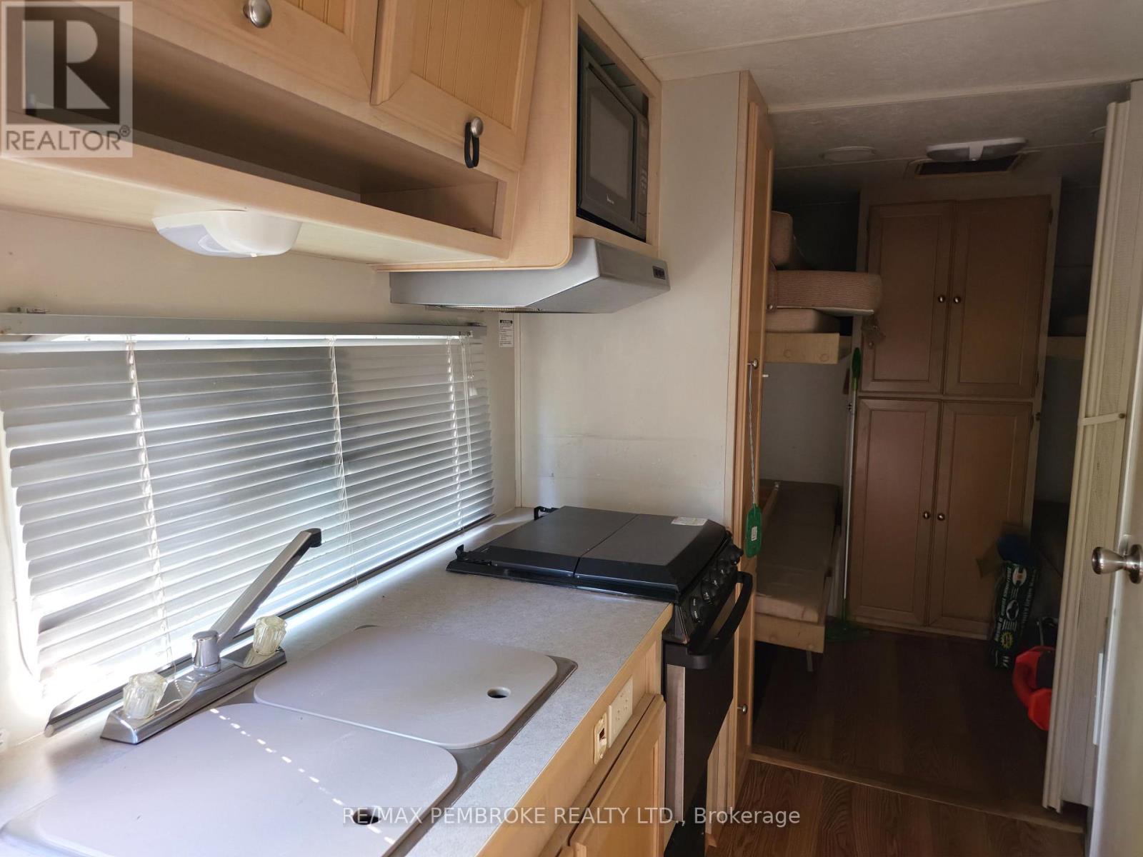 5032 Round Lake Road Property Photo 44