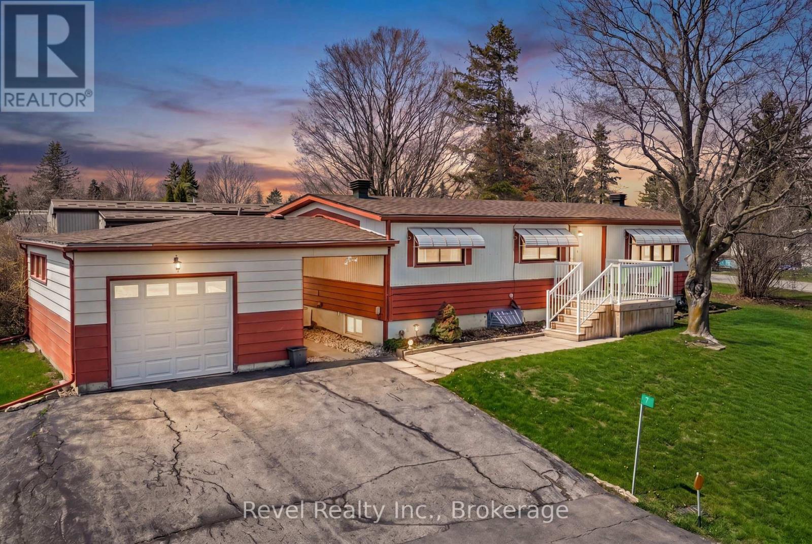 7 Macal Drive Property Photo 1