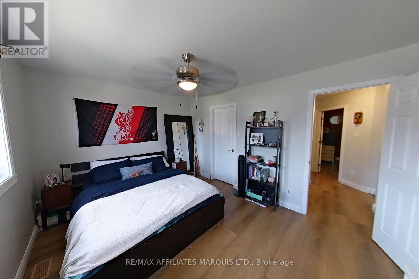 21 Wellington Street E Property Photo 7