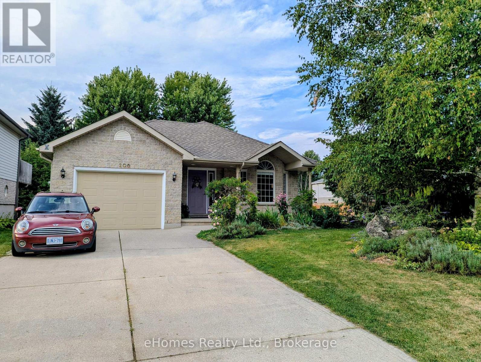 206 2ND A STREET W