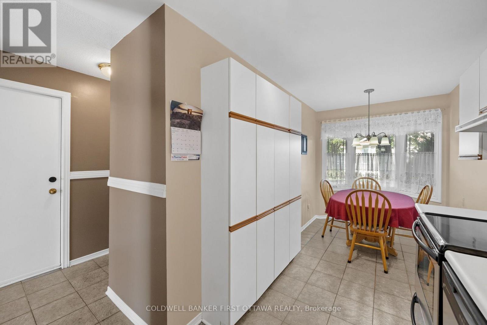3004 Victoria Heights Crescent Property Photo 4
