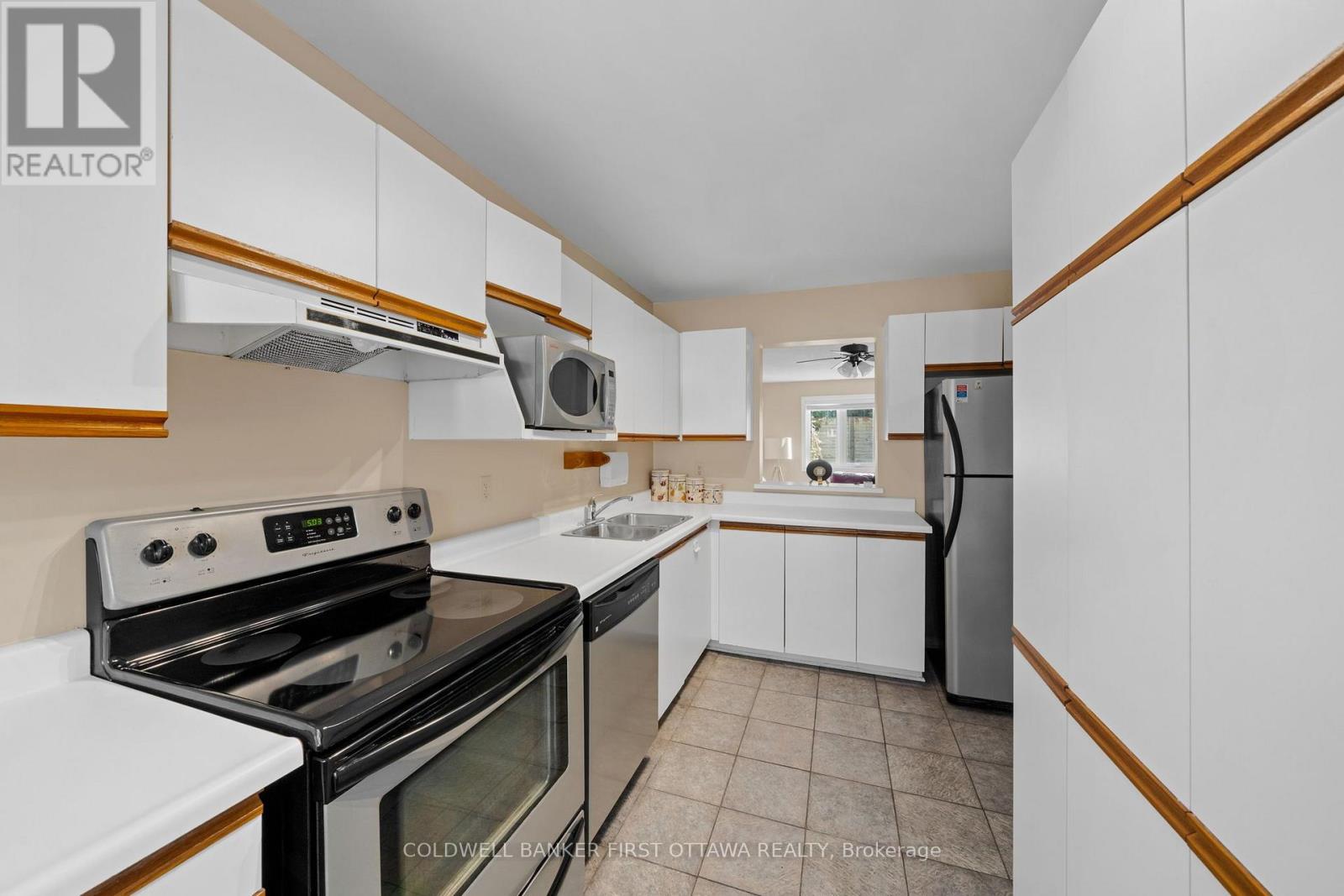 3004 Victoria Heights Crescent Property Photo 7