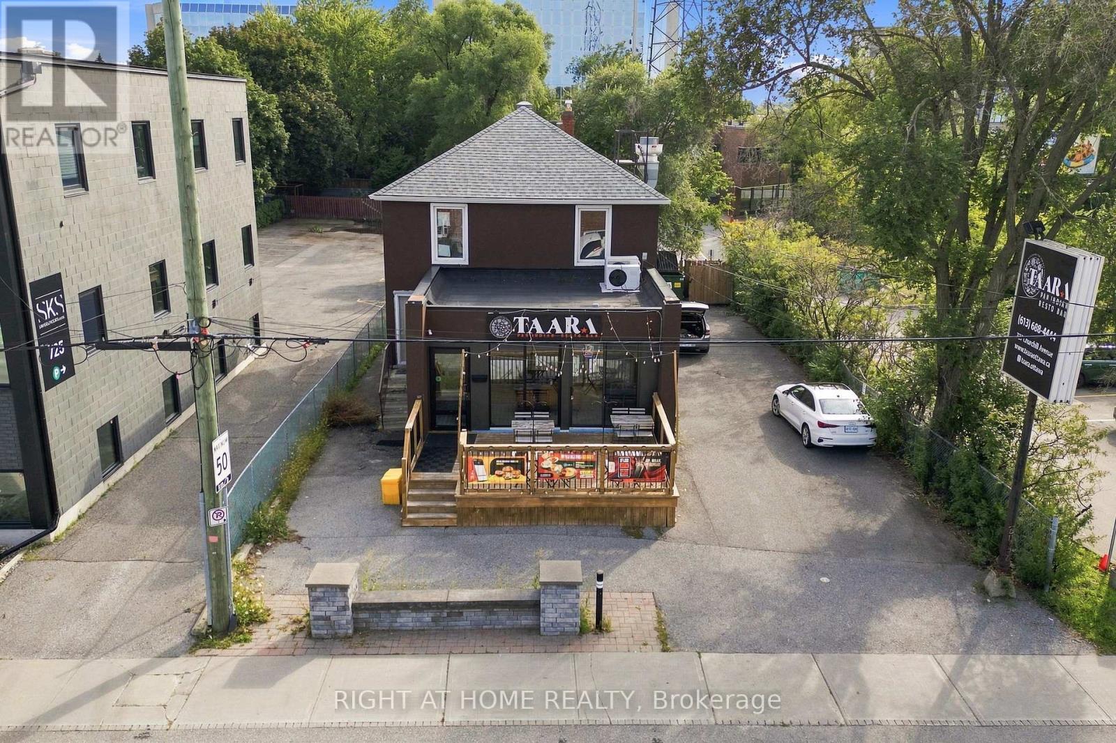 727 CHURCHILL AVENUE