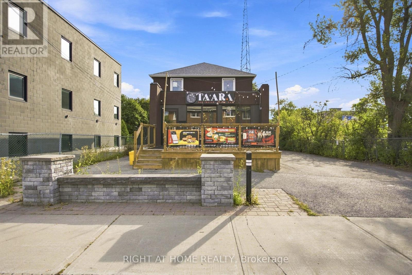 727 Churchill Avenue Property Photo 2