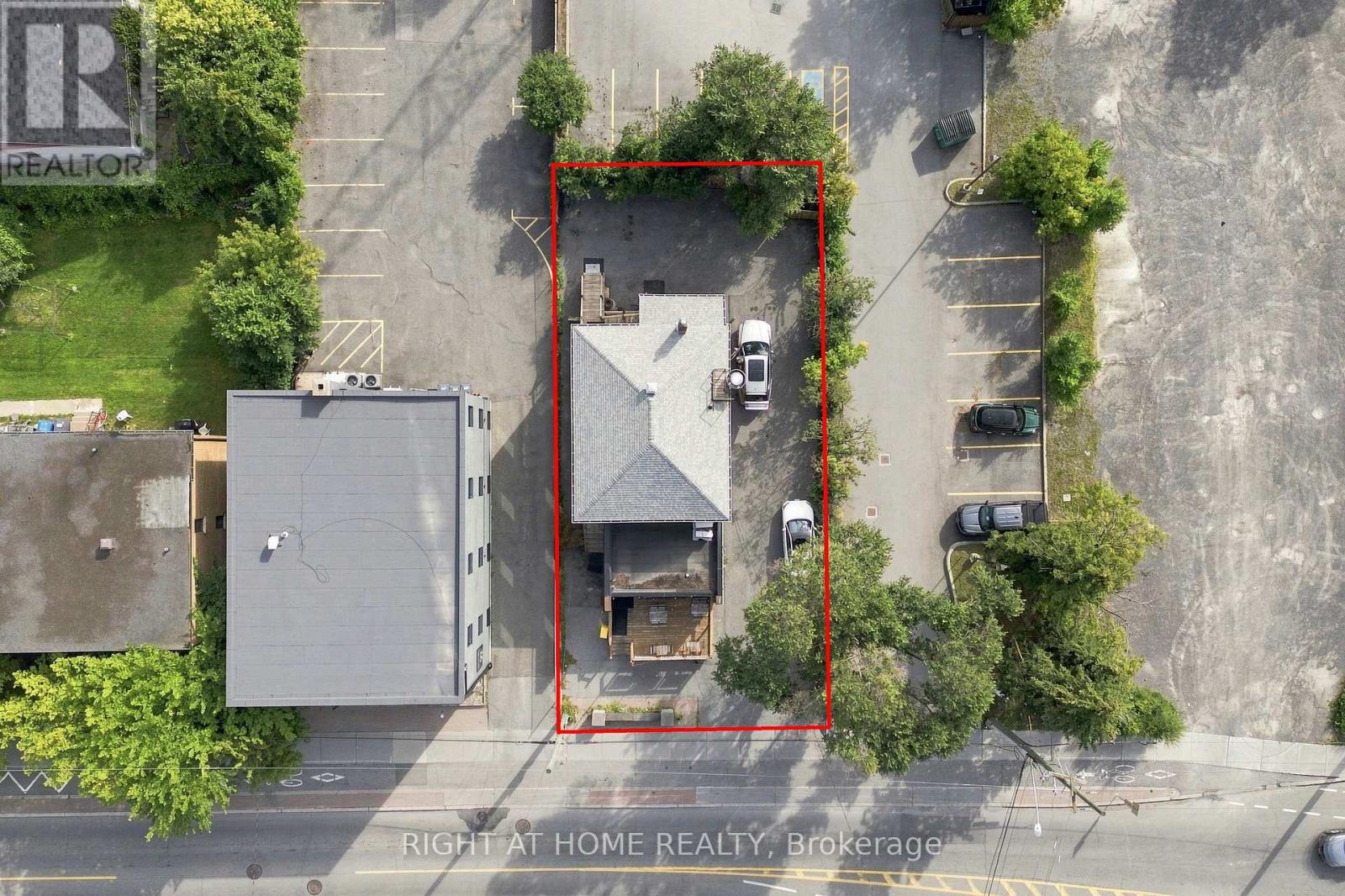 727 Churchill Avenue Property Photo 4