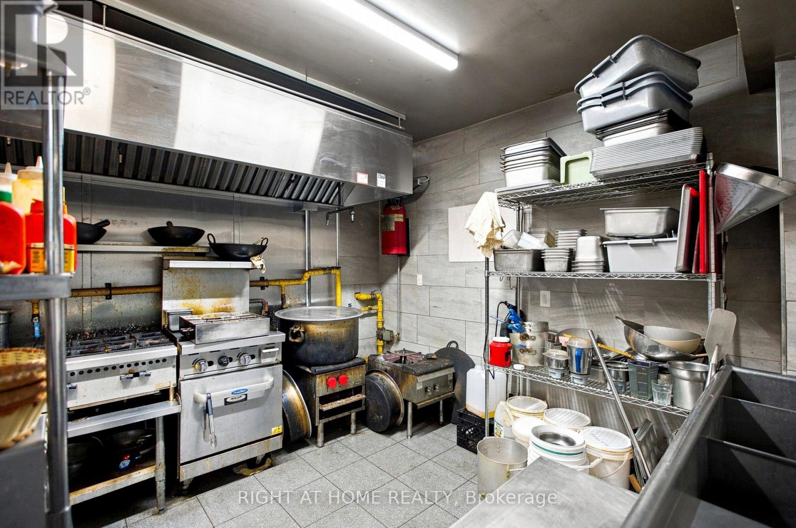 727 Churchill Avenue Property Photo 14