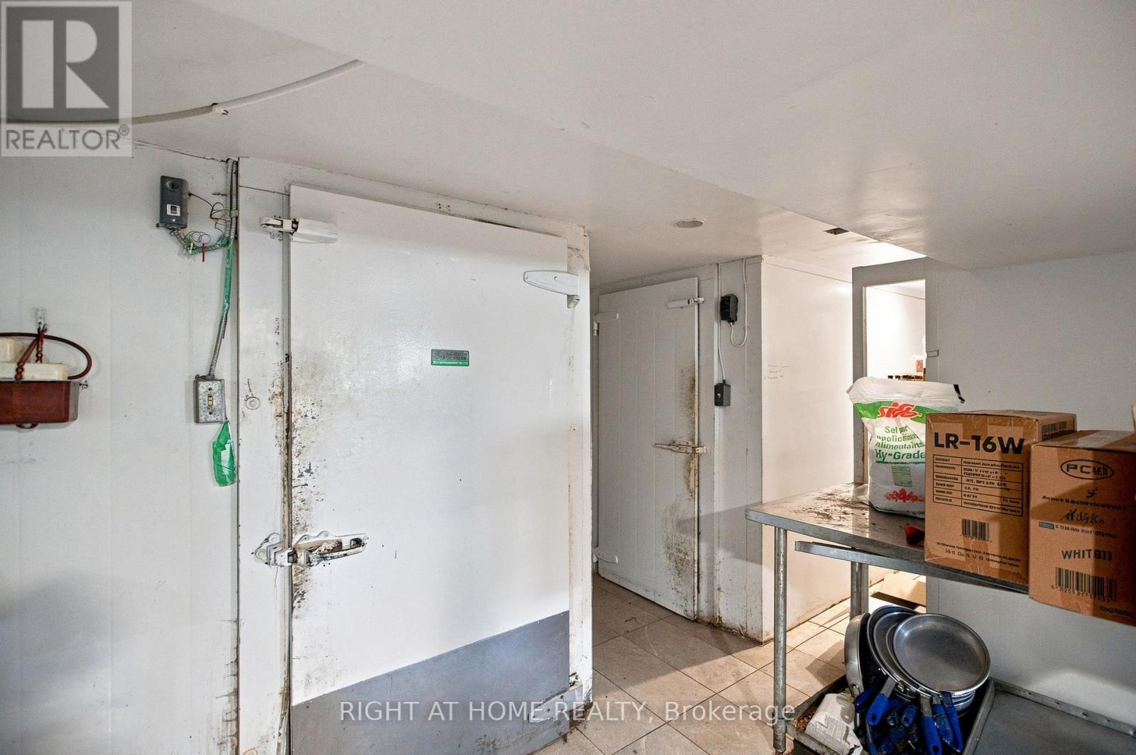 727 Churchill Avenue Property Photo 19
