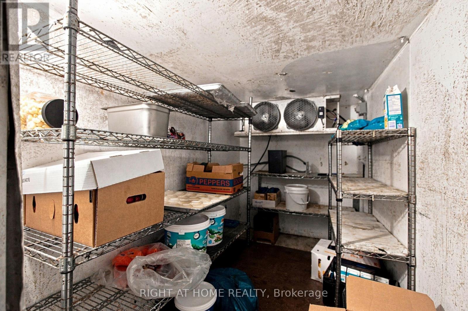 727 Churchill Avenue Property Photo 21