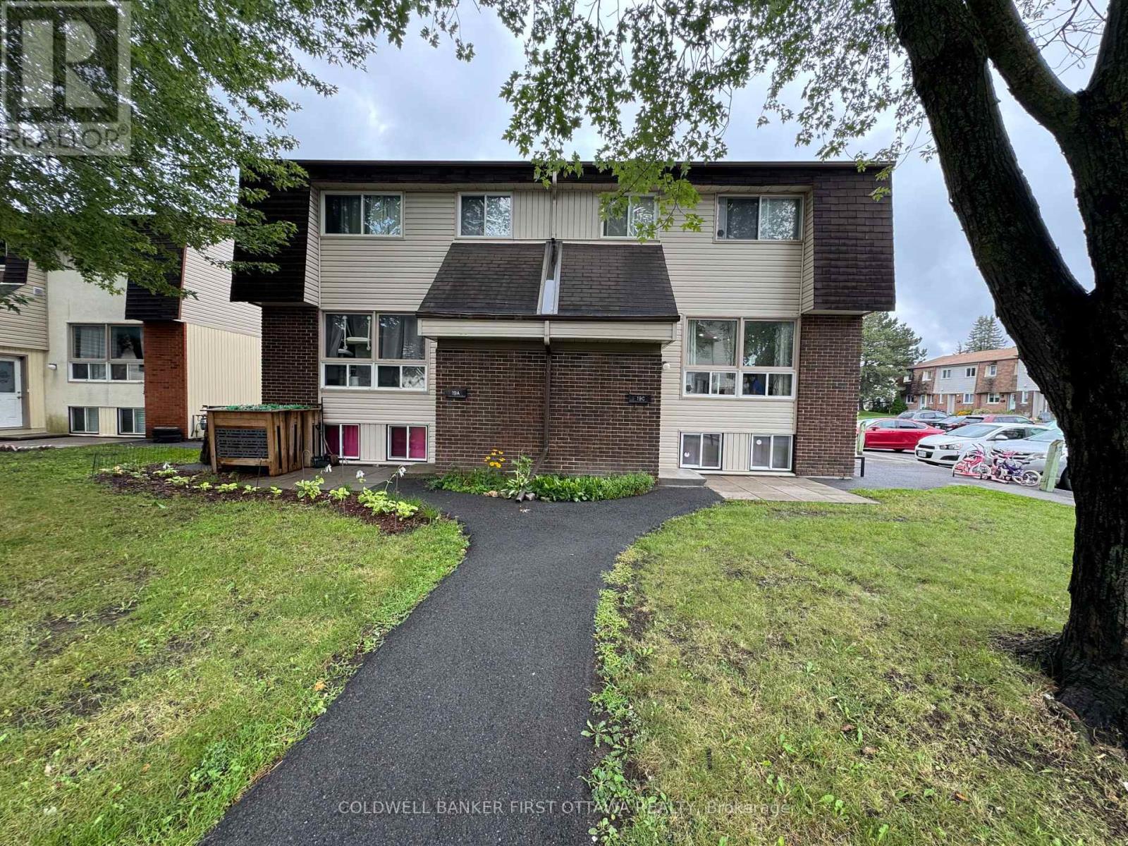 19C SONNET CRESCENT Property Photo 1