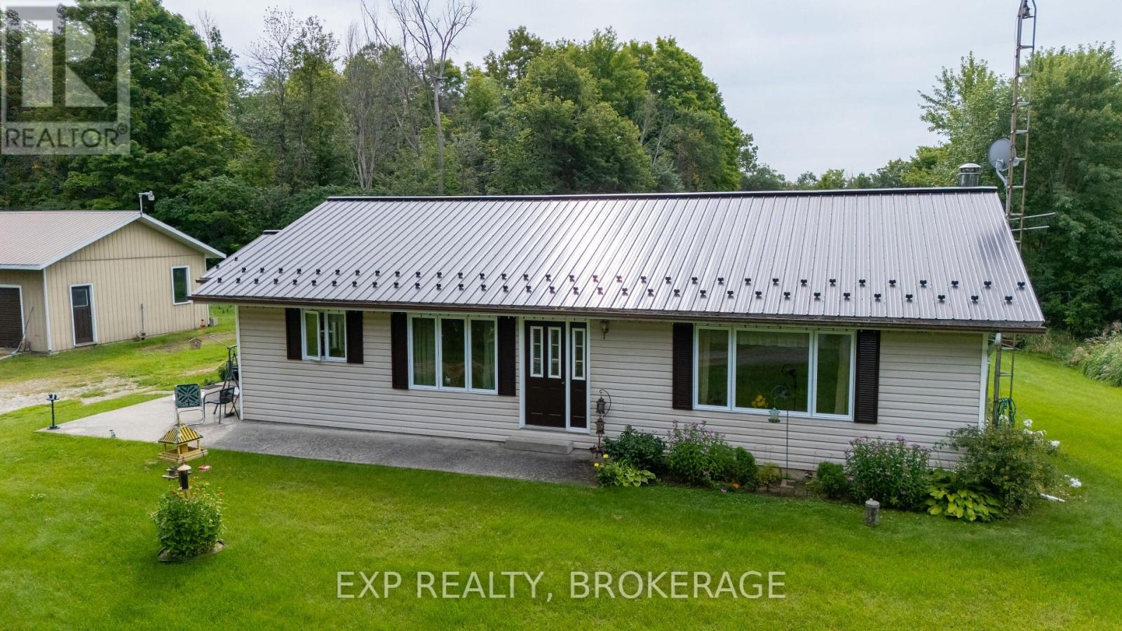 279 Munro Road Property Photo 1