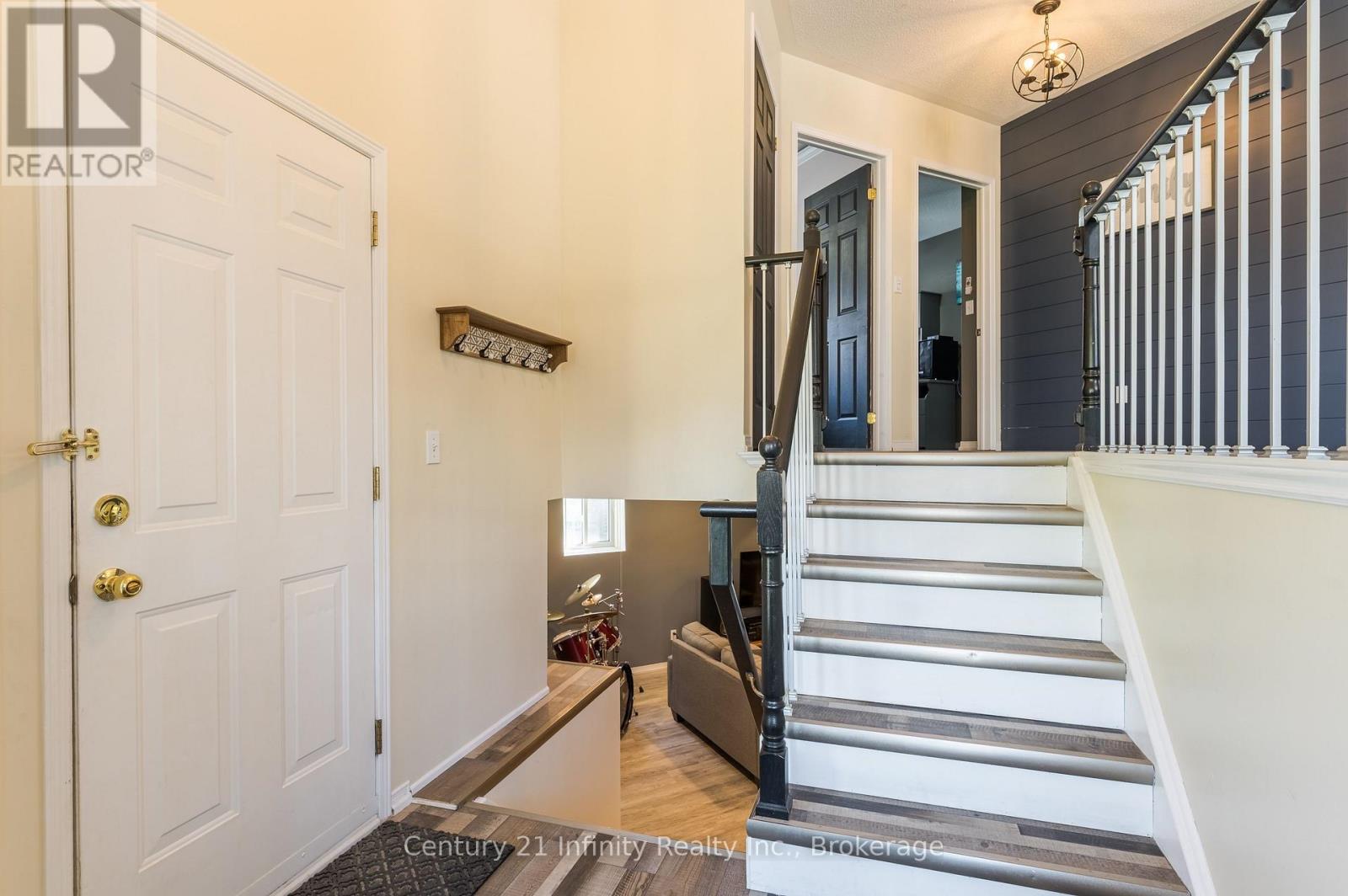 37 Baxter Place Property Photo 5