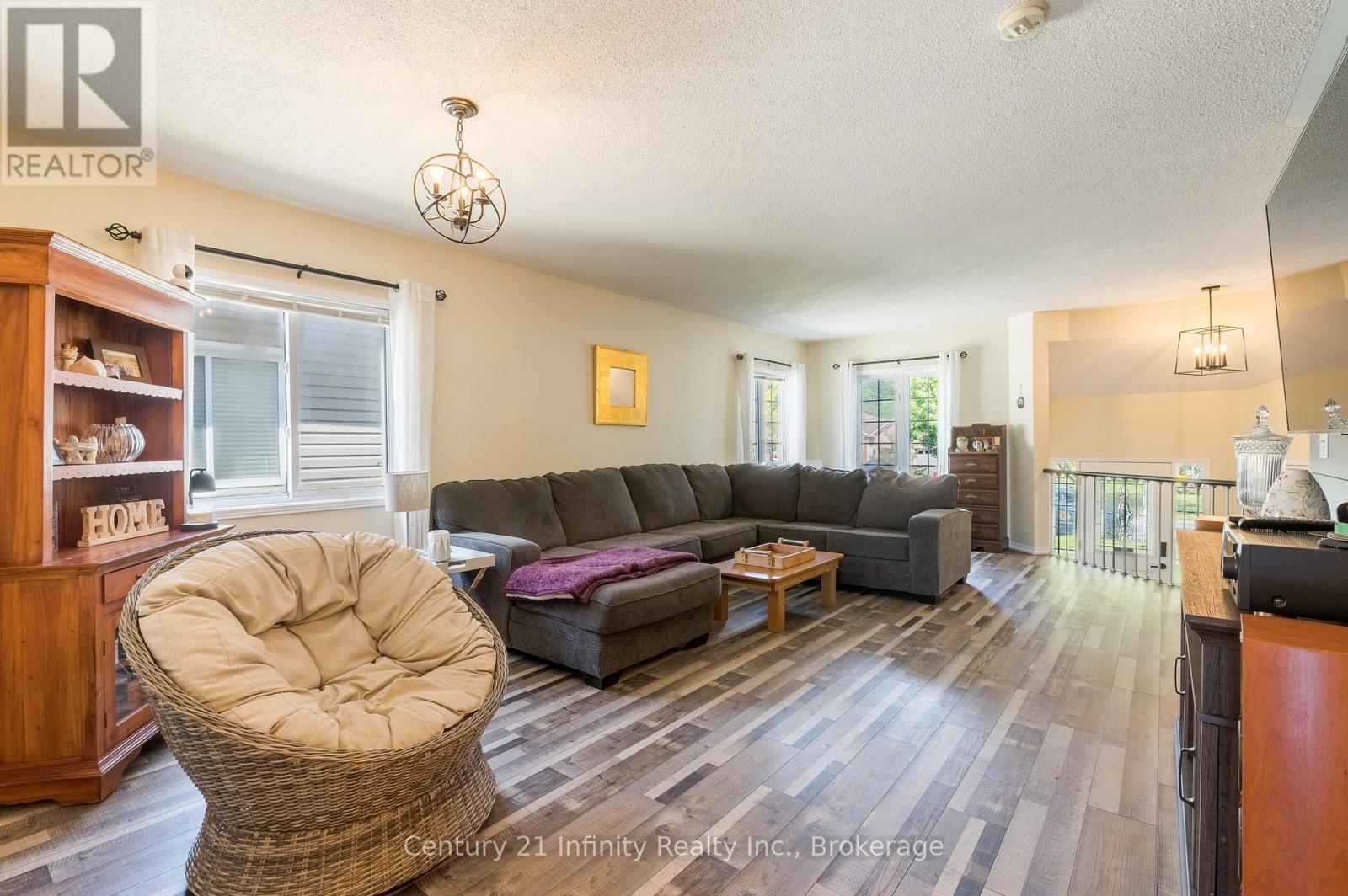 37 Baxter Place Property Photo 9