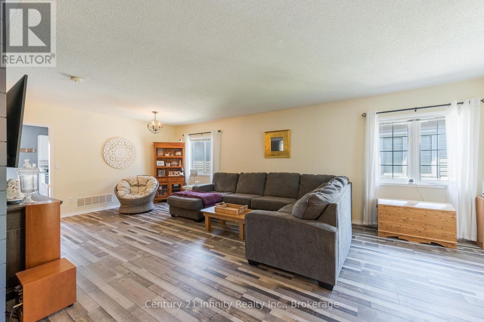 37 Baxter Place Property Photo 12