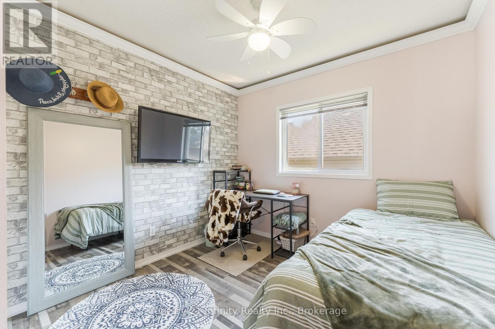 37 Baxter Place Property Photo 17