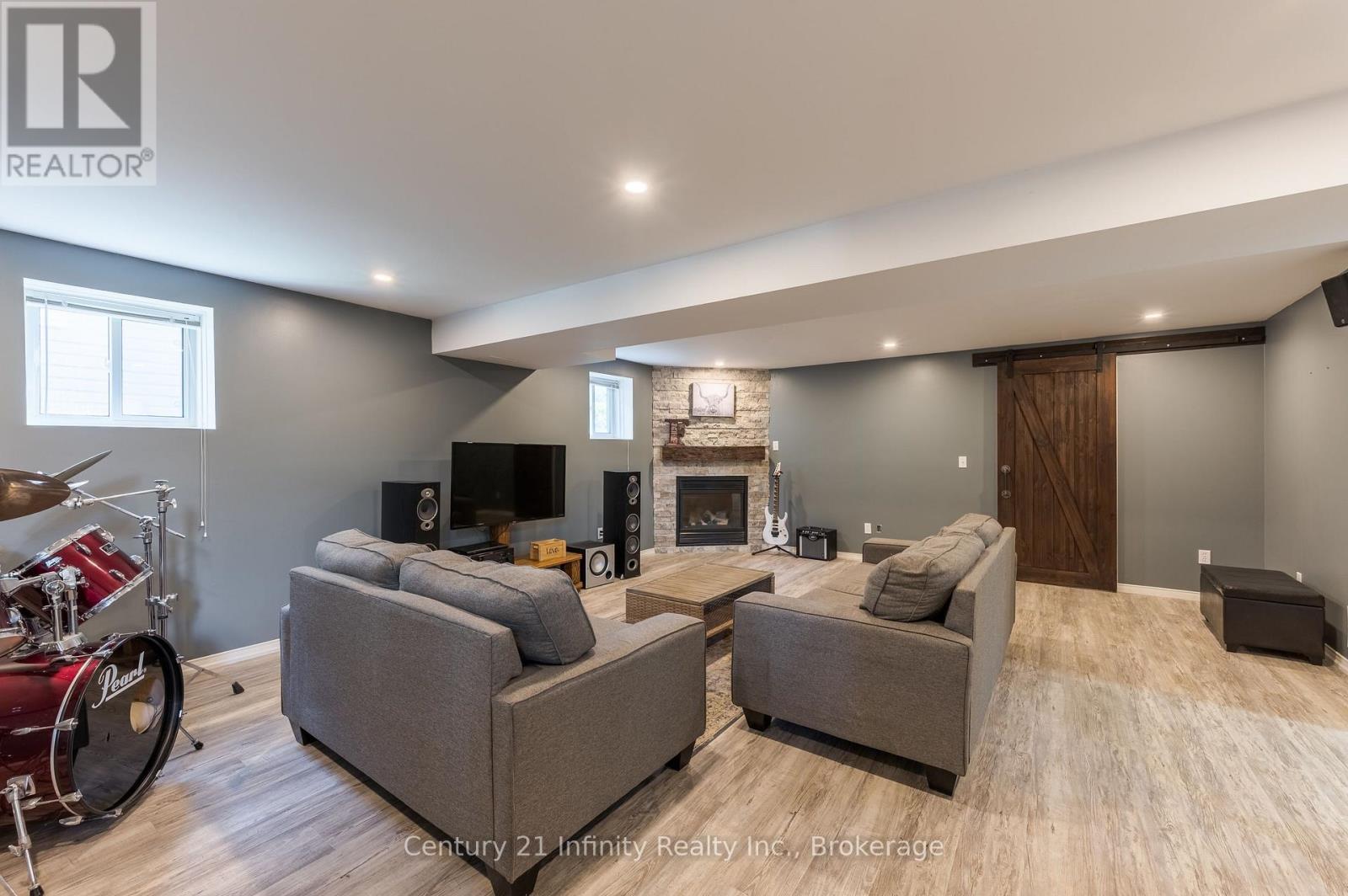 37 Baxter Place Property Photo 29