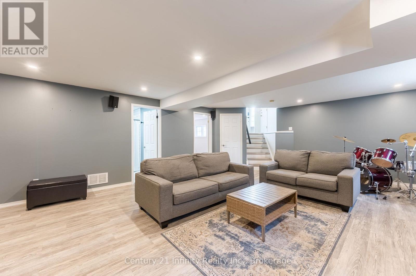 37 Baxter Place Property Photo 30