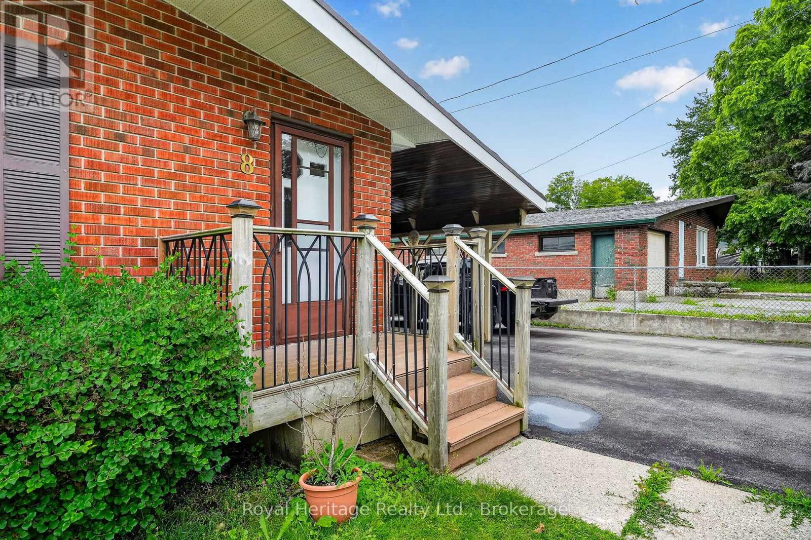 8 Simmons Street Property Photo 6