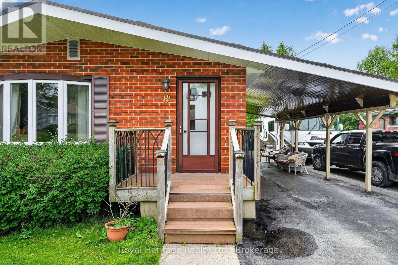 8 Simmons Street Property Photo 7
