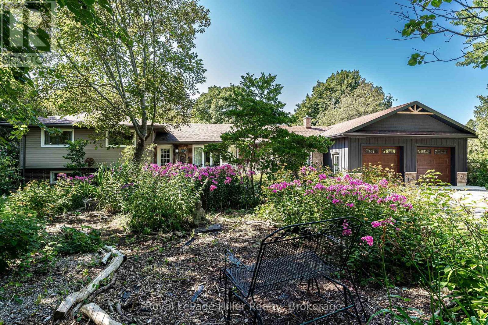 950 O'loane Avenue Property Photo 3