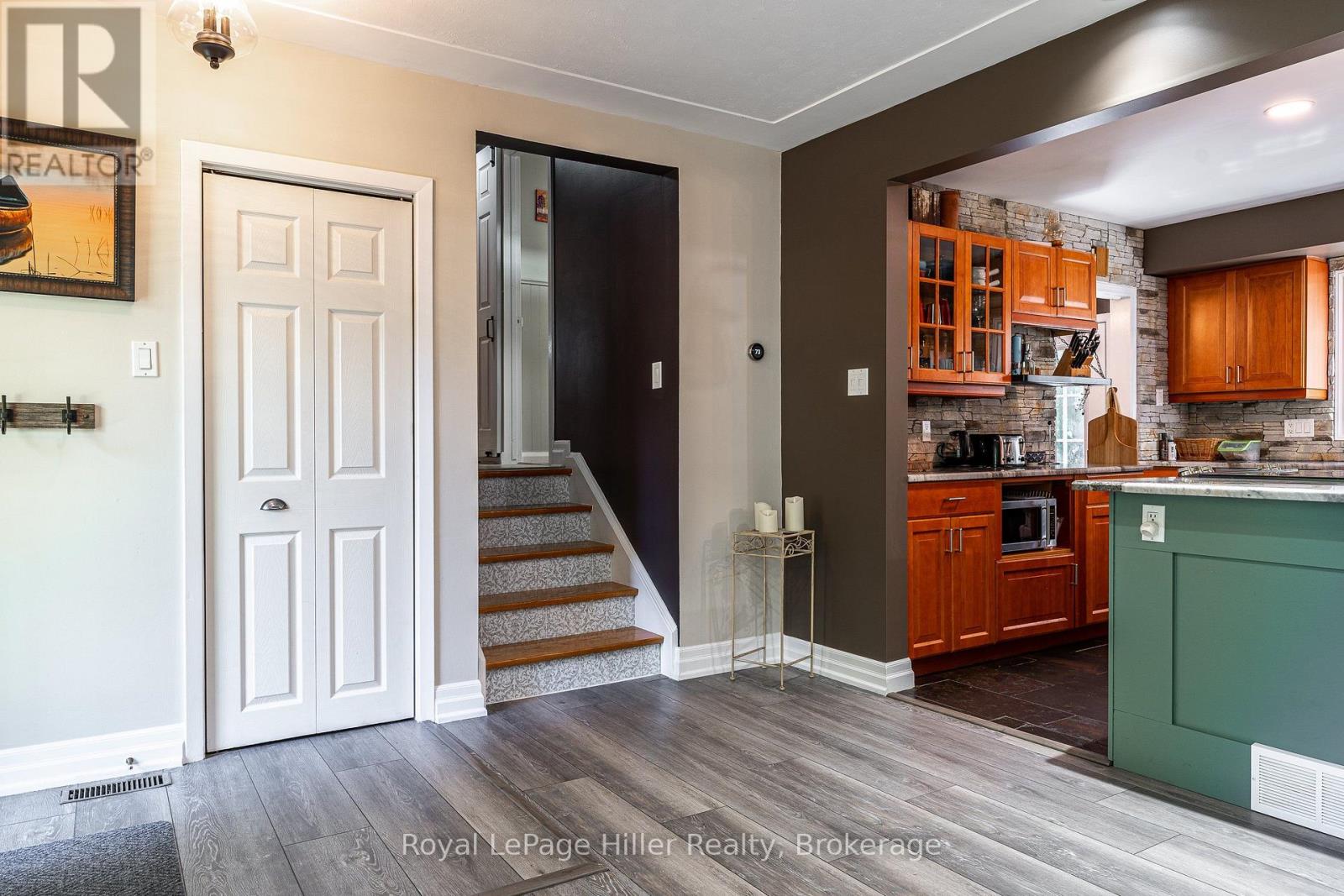 950 O'loane Avenue Property Photo 8