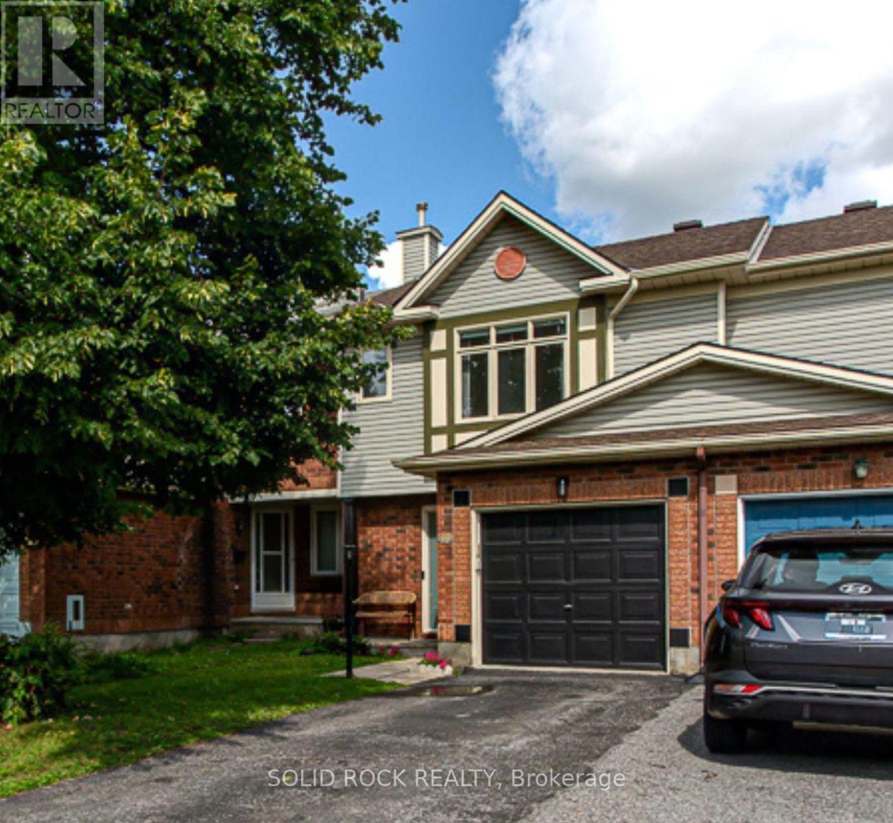 49 LONGSHIRE CIRCLE