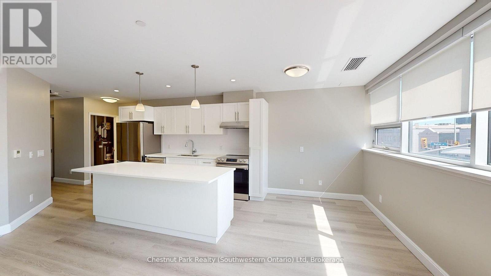 206 - 2 QUEBEC STREET Property Photo 1