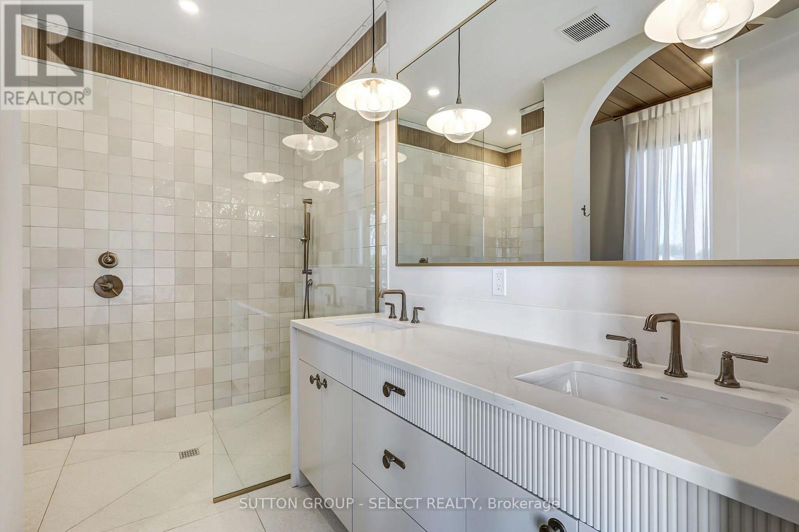 239 Foxborough Place Property Photo 28