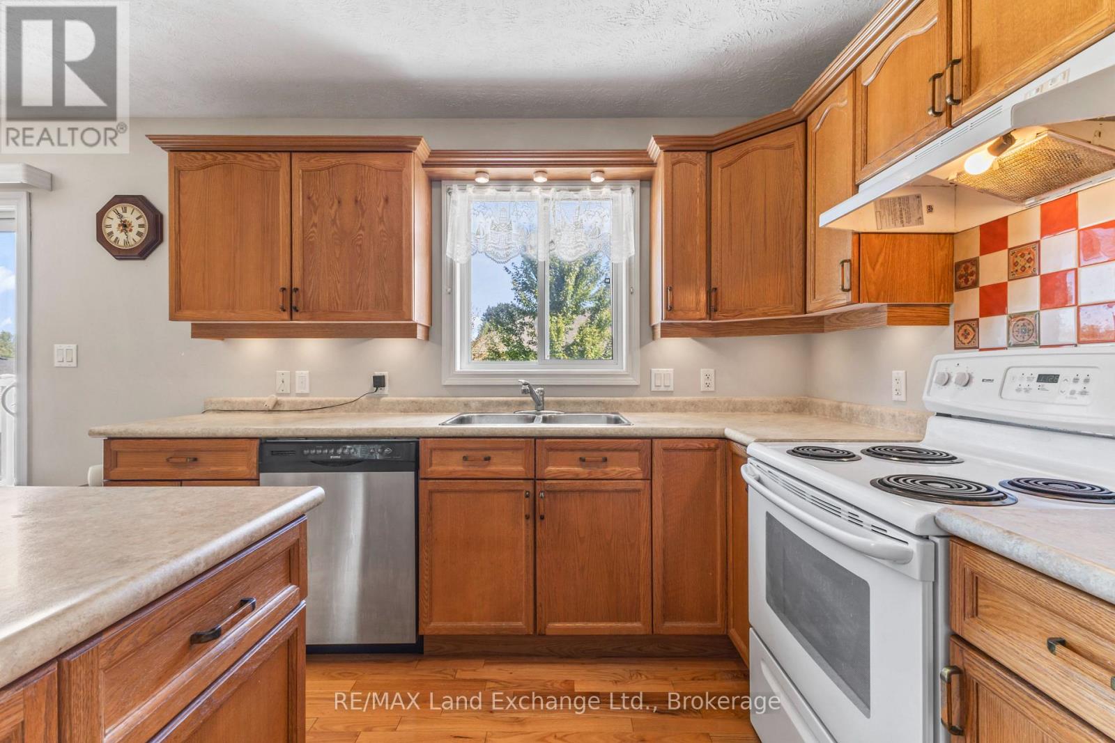 513 Peirson Avenue Property Photo 13