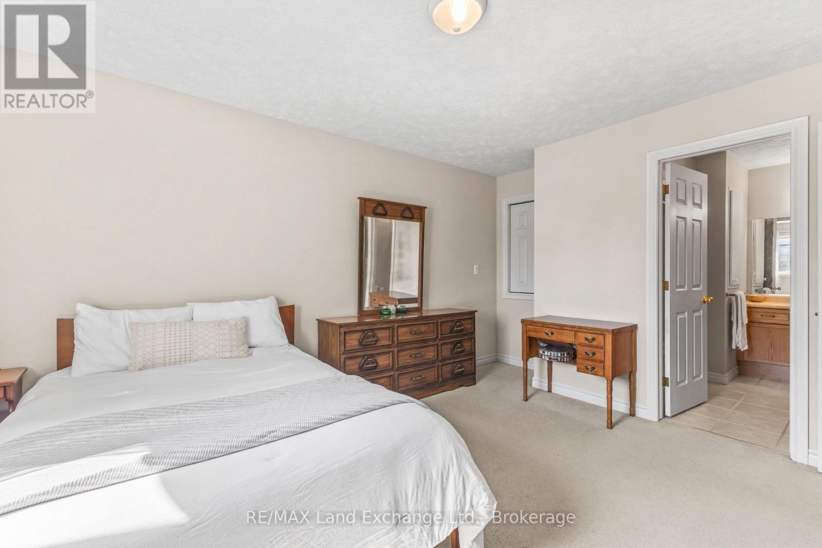 513 Peirson Avenue Property Photo 17