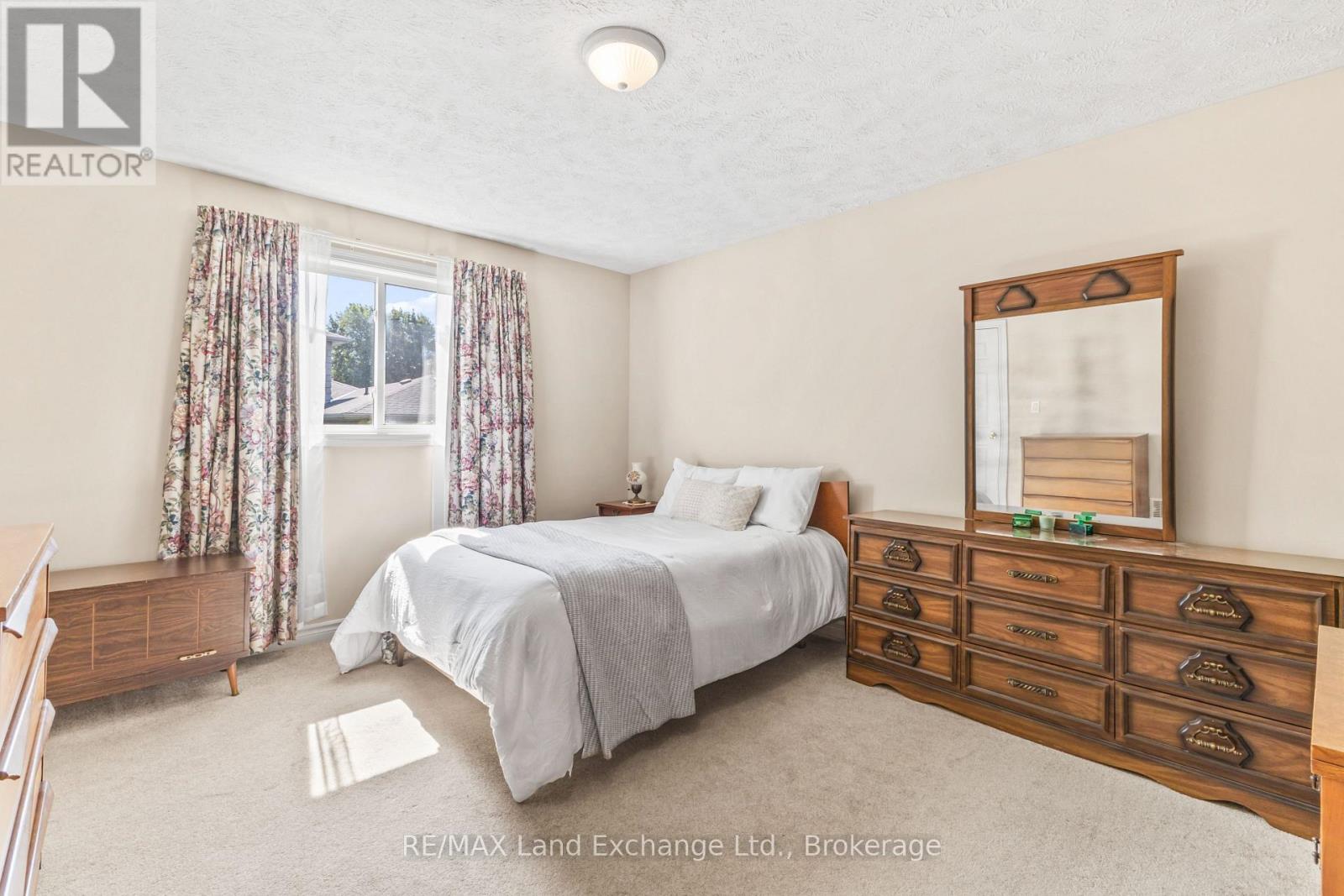 513 Peirson Avenue Property Photo 18