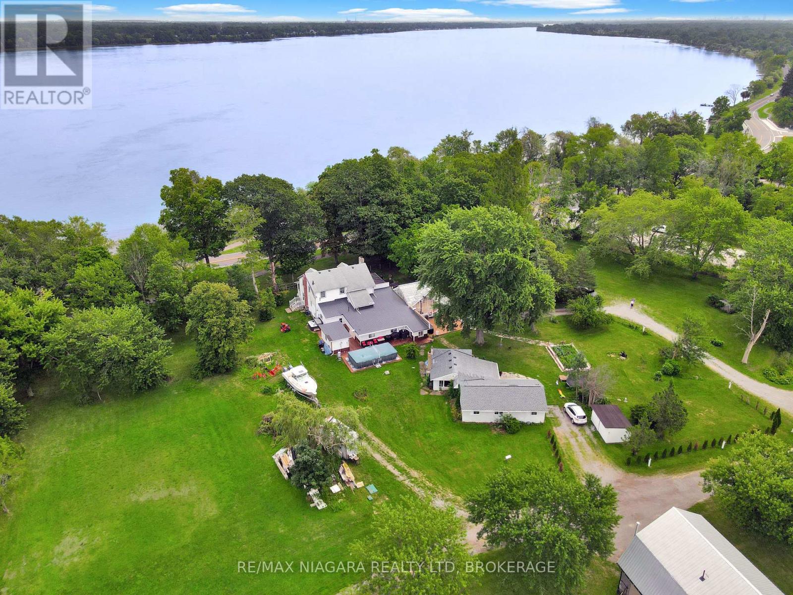 13693 Niagara River Parkway Property Photo 1