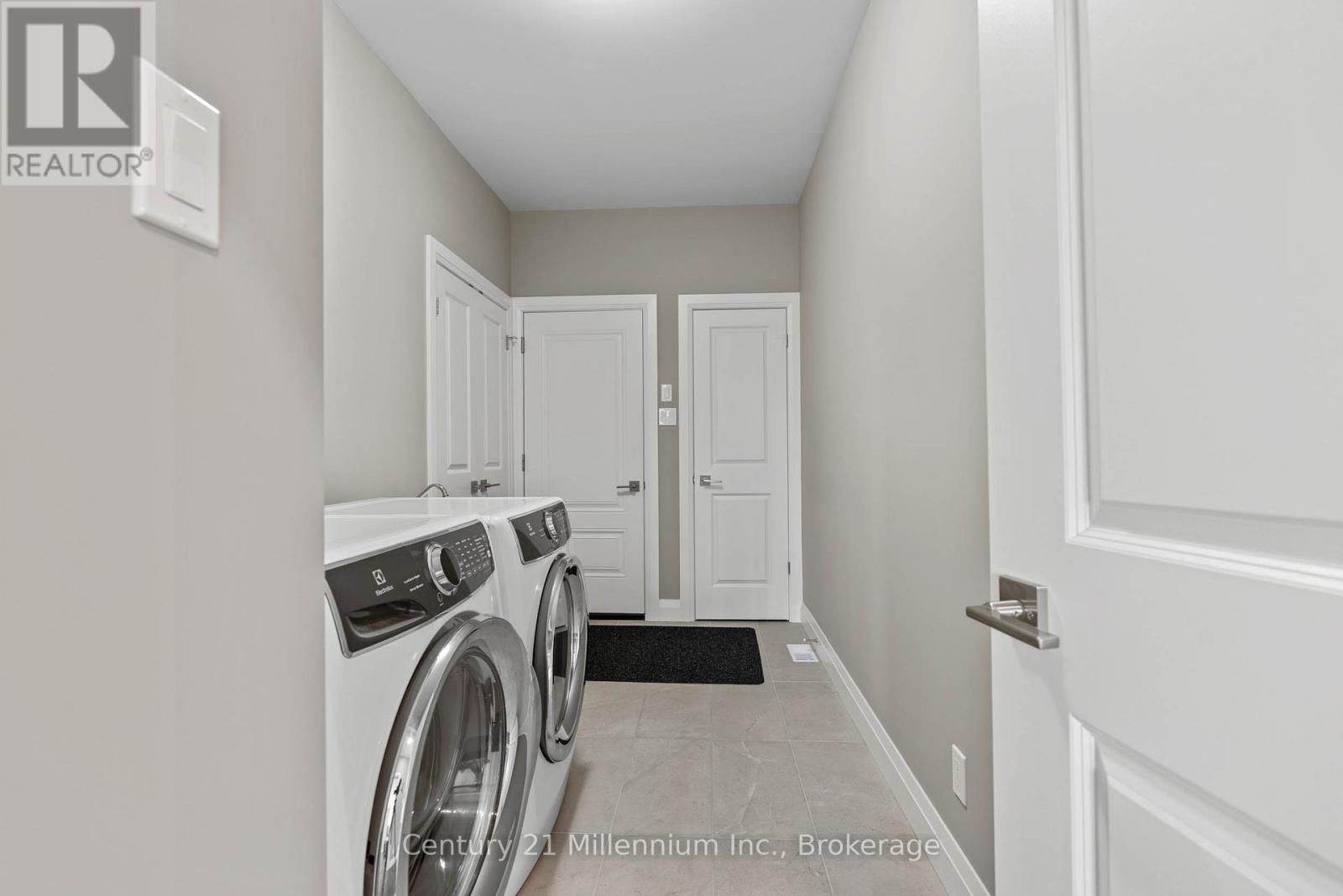 401 Algoma Crescent Property Photo 34