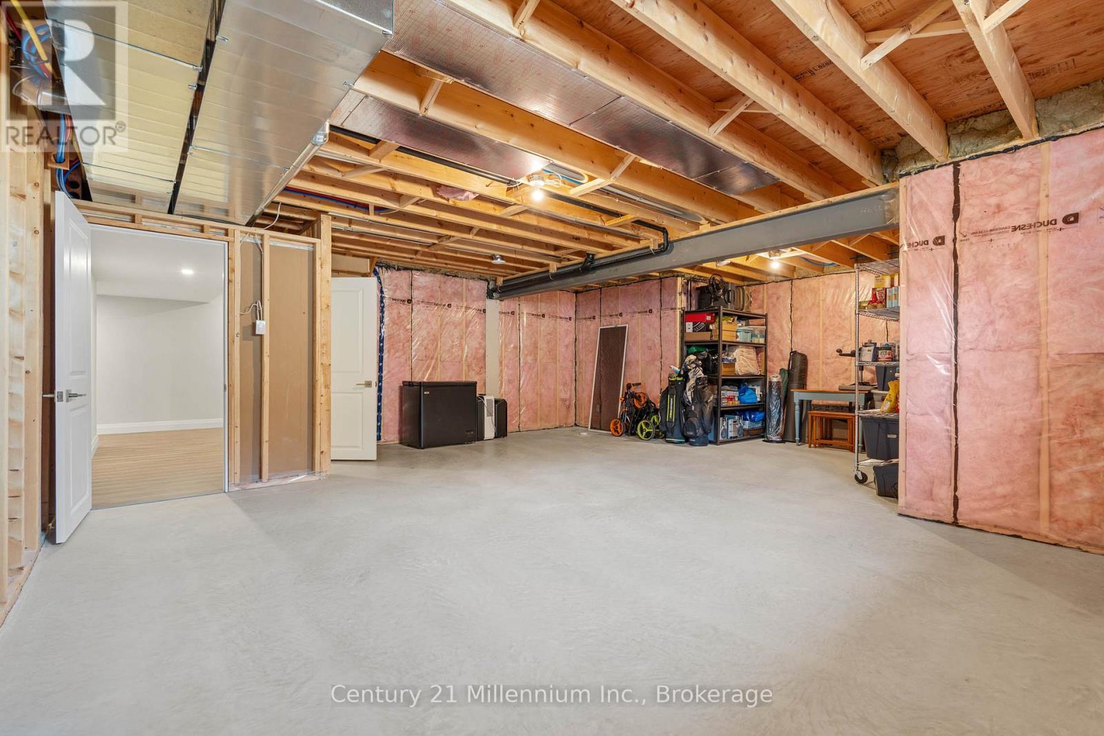401 Algoma Crescent Property Photo 47