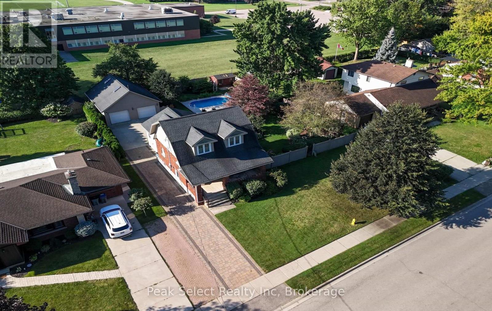 318 ELIZABETH STREET Property Photo 1