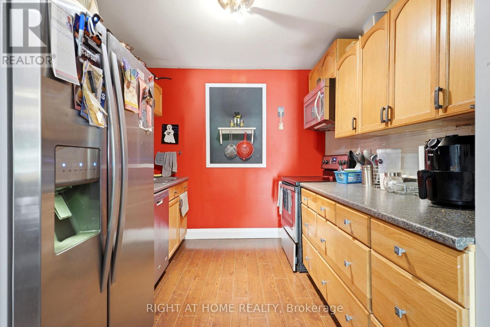 123 Crosthwaite Avenue N Property Photo 12